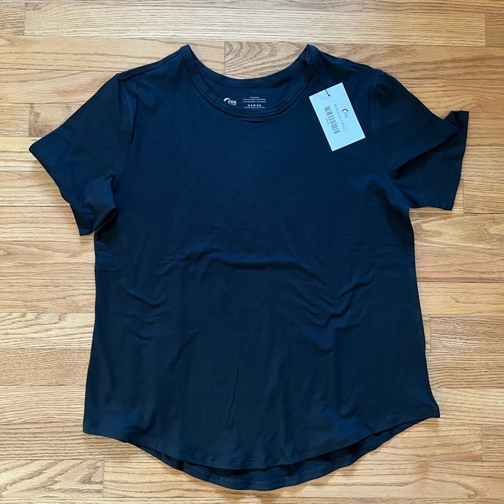 NWT Black Go To T